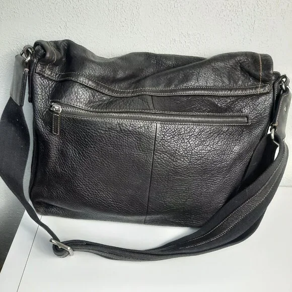 LEVENGER Black Bomber Jacket Pebbled Leather Laptop Messenger Bag AL7420